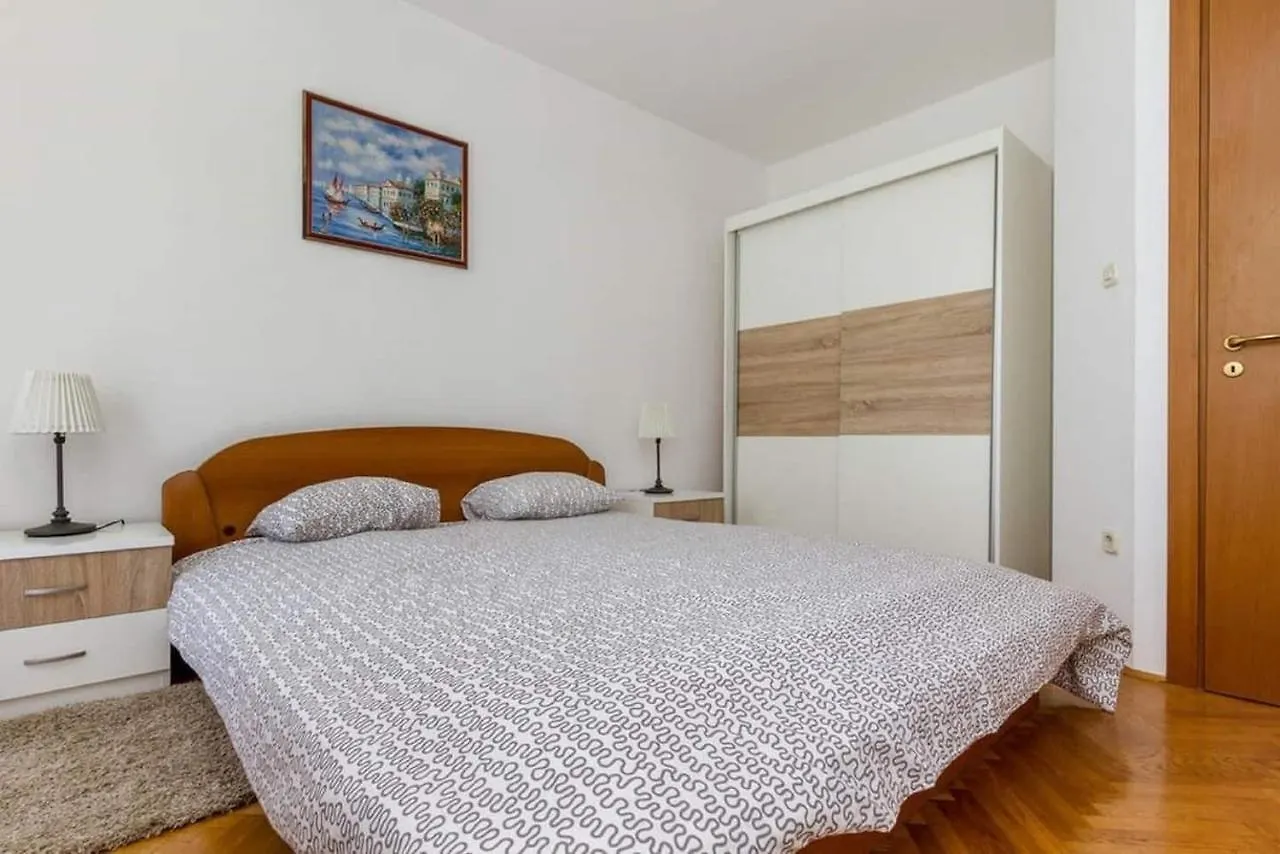 Apartment Jurmar - With Terrace 斯普利特 0*,  克罗地亚