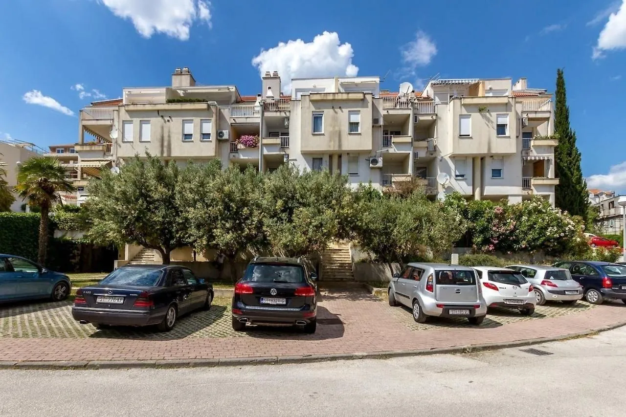 Apartment Jurmar - With Terrace Split